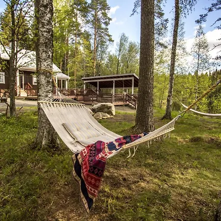 Vakantiehuis Palvia Glamping - Uniikki Lomapaikka Ryhmille Jämsä