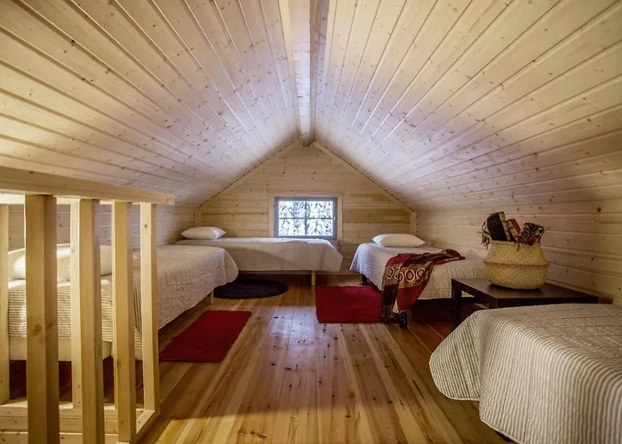 Semesterbostad Palvia Glamping - Uniikki Lomapaikka Ryhmille