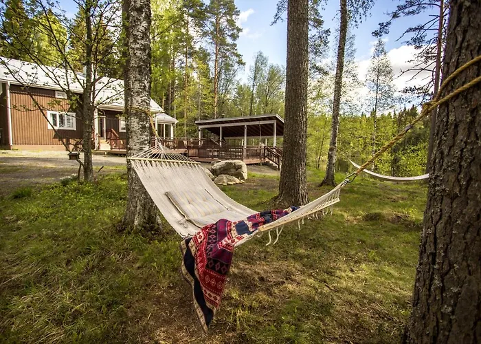 Semesterbostad Palvia Glamping - Uniikki Lomapaikka Ryhmille Jämsä