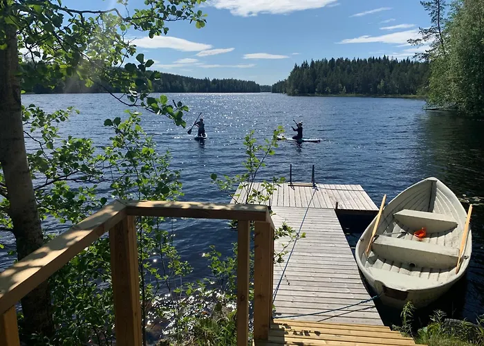 Semesterbostad Palvia Glamping - Uniikki Lomapaikka Ryhmille Jämsä